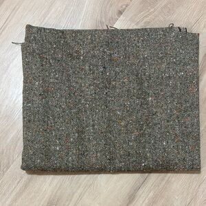Acrylic tweed fabric remnant || green speckled tweed
